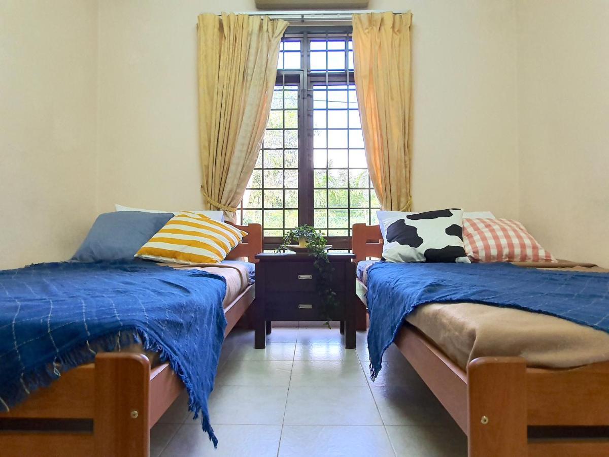 Melaka Afamosa Villa With Private Pool For 10 Pax Alor Gajah Exterior foto
