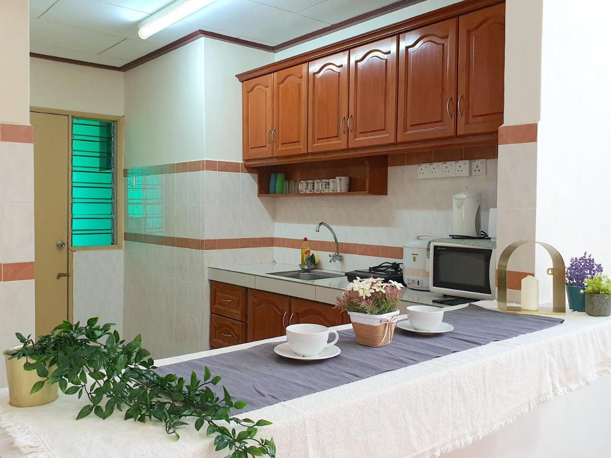 Melaka Afamosa Villa With Private Pool For 10 Pax Alor Gajah Exterior foto