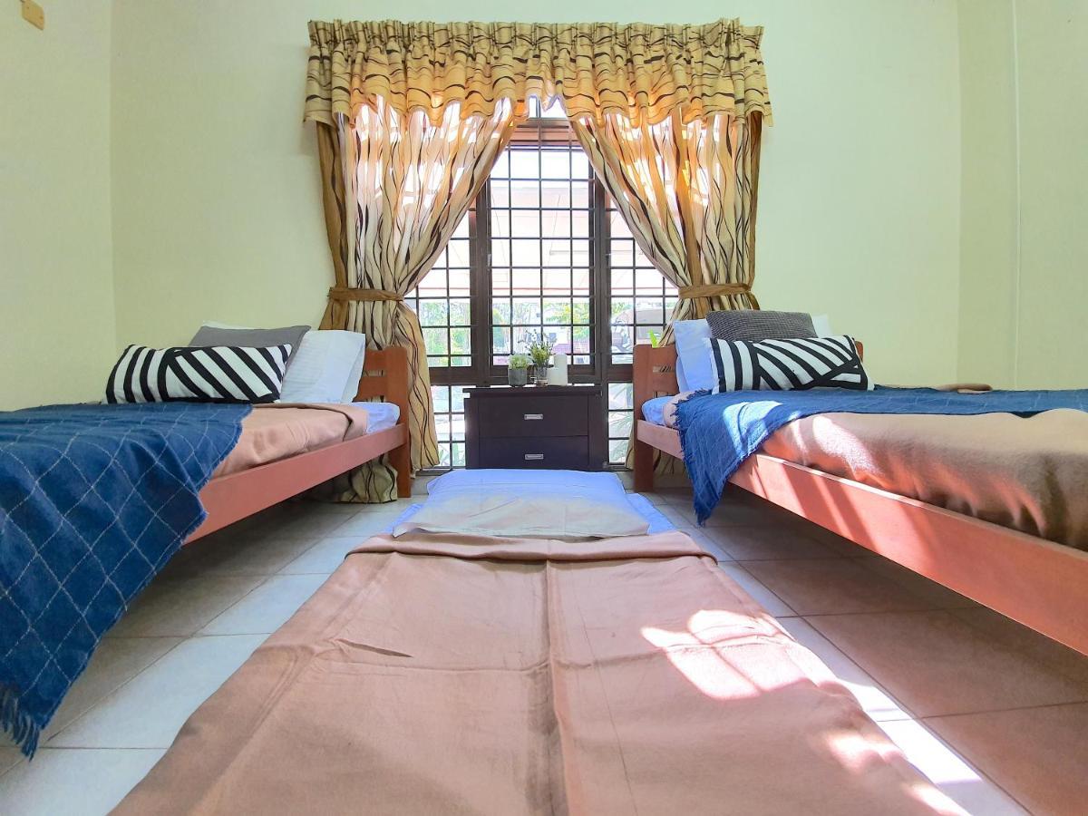 Melaka Afamosa Villa With Private Pool For 10 Pax Alor Gajah Exterior foto